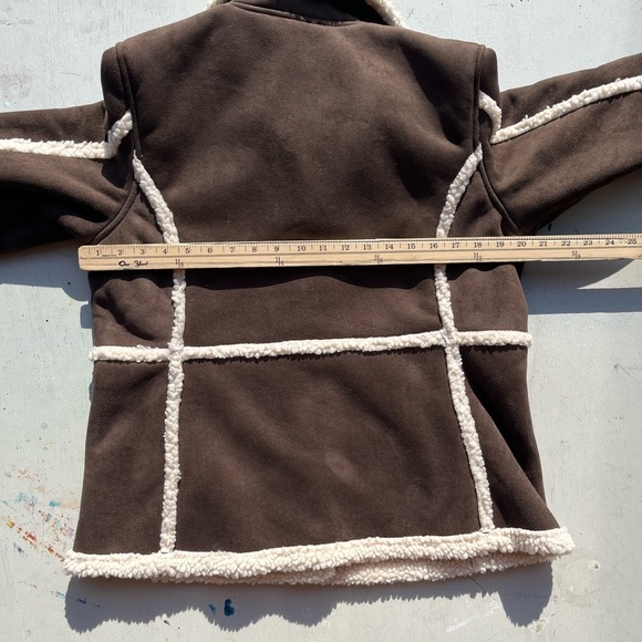 Women's LL Bean Jacket Brown Sherpa M Petite 60s Music BOHO Hippie Almost Famous - Picture 10 of 13